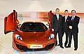 Anthony Sheriff, Geschäftsführer McLaren Automotive, Christian Marti, Direktor für die Region Europa, Timm Moll, Moll Sportwagen GmbH (von links nach rechts) freuen sich über den Deutschland-Start der Sportwagen-Marke. Foto: auto-reporter.net 